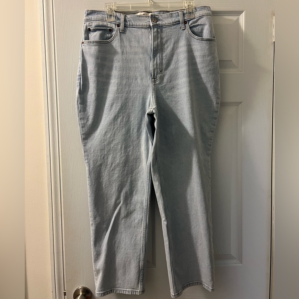 A&F Curve Love High Rise 90s Relaxed Jean